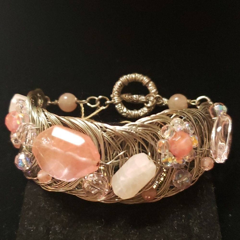 VNTG Pink & White Beaded Metal Bracelet